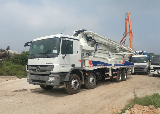 White Safety Frame 52 Meter 150m3/H Concrete Pump Durable Wide Work Range