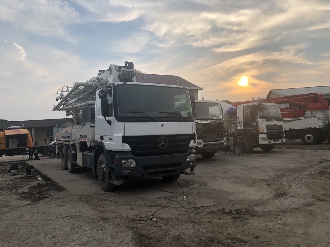 High Functioning Zoomlion 40M Truck Mounted Concrete Pump Used