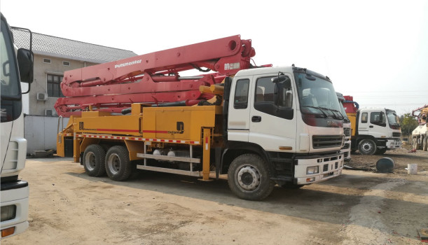 Used Putzmeister Isuzu Truck Mounted Concrete Pump 38m