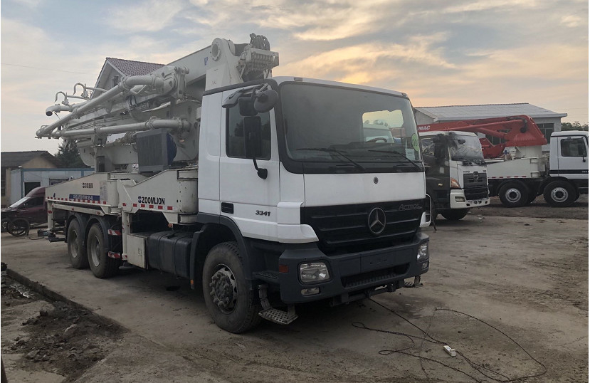 Second Hand Truck Mounted Concrete Pump Zoomlion Benz 40M