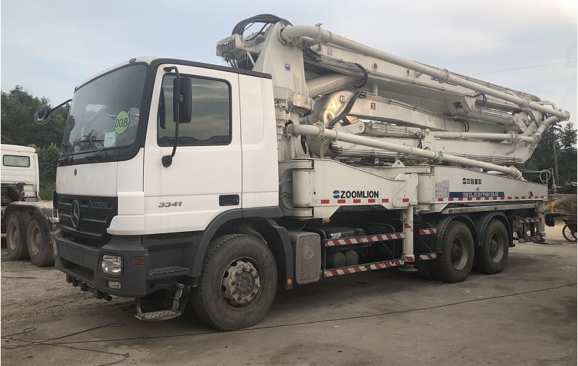 Second Hand Truck Mounted Concrete Pump Zoomlion Benz 40M