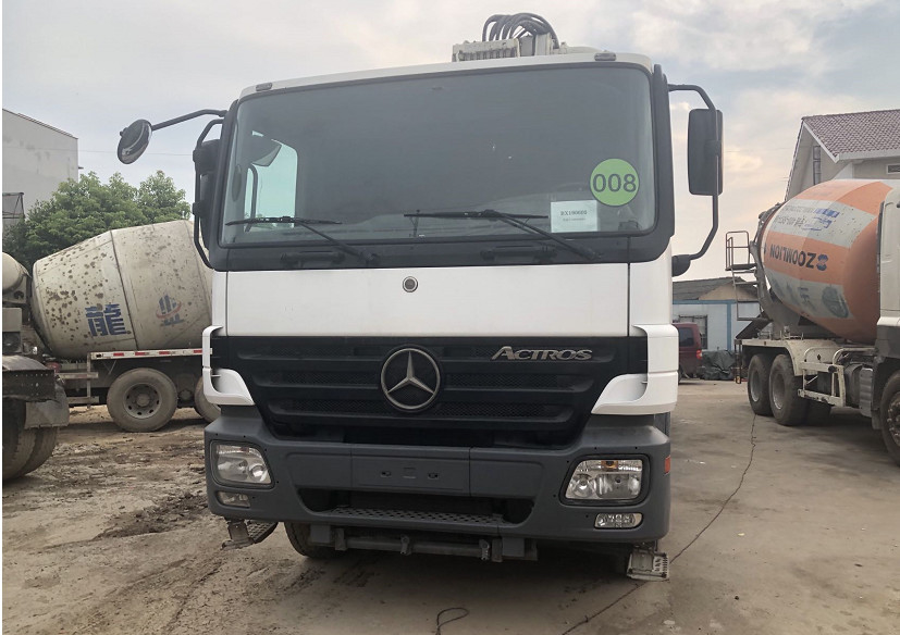 Second Hand Truck Mounted Concrete Pump Zoomlion Benz 40M