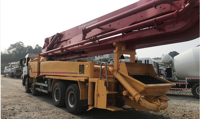 High Functioning Concrete Trailer Pump Putzmeister 42M Volvo Used