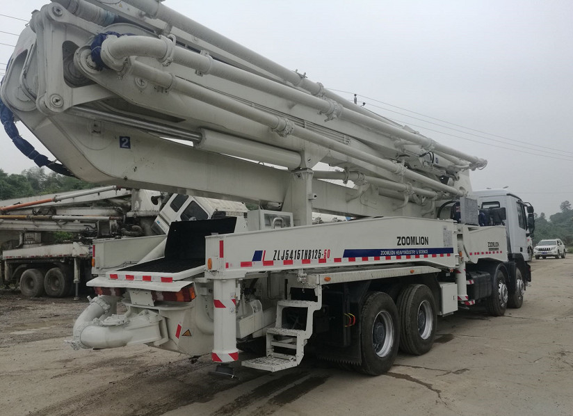 Zoomlion Boom Pump Truck 50 M Benz Used Concrete Pump Truck 300 Kw