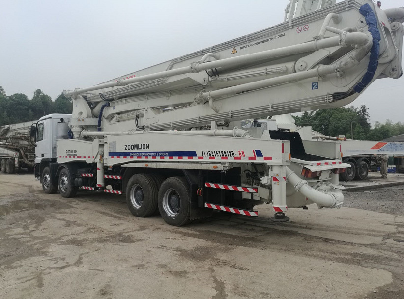 Zoomlion Boom Pump Truck 50 M Benz Used Concrete Pump Truck 300 Kw