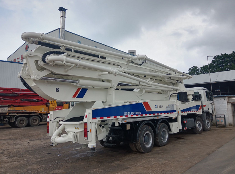 Zoomlion Boom Pump Truck 50 M Benz Used Concrete Pump Truck 300 Kw