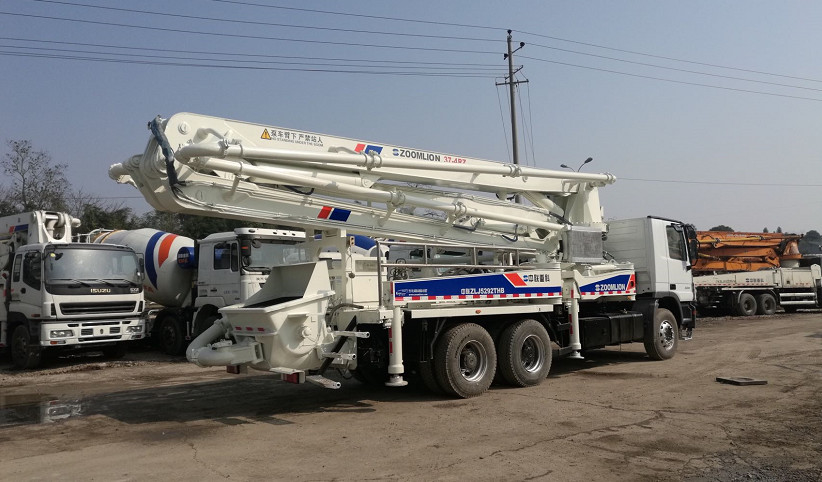 OM501LA Truck Concrete Pump Zoomlion 37m Benz Used Concrete Pump Truck