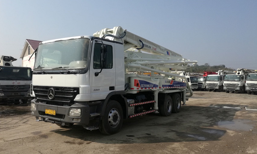 OM501LA Truck Concrete Pump Zoomlion 37m Benz Used Concrete Pump Truck