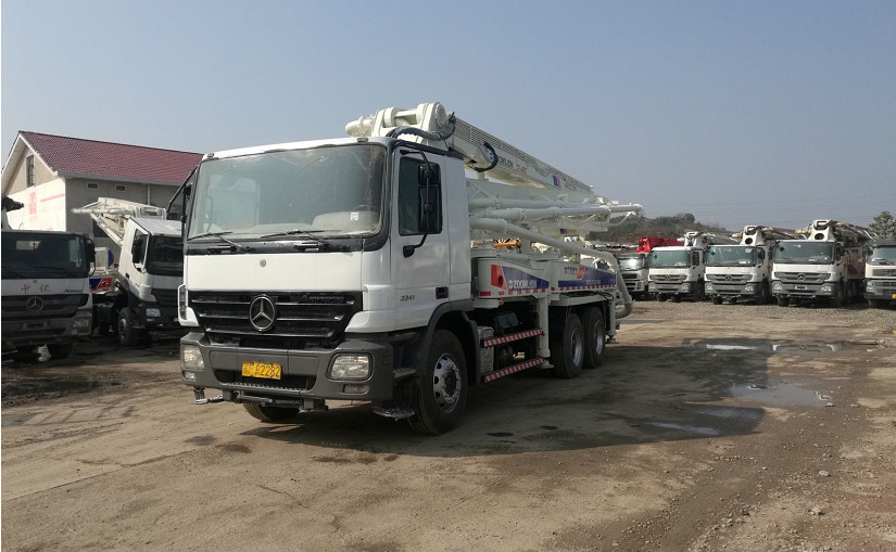 OM501LA Truck Concrete Pump Zoomlion 37m Benz Used Concrete Pump Truck
