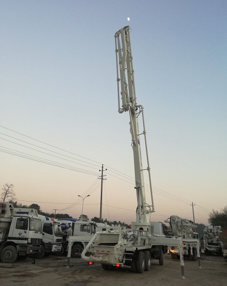 OM501LA Truck Concrete Pump Zoomlion 37m Benz Used Concrete Pump Truck