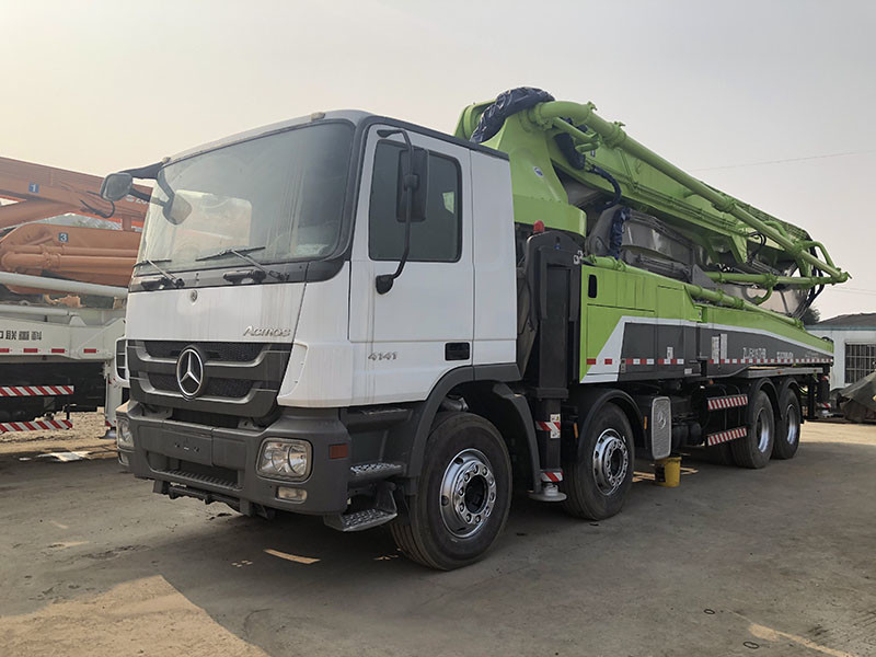 Used Concrete Pumps Zoomlion 56m Auto Beton Pump With Remote Control Battery