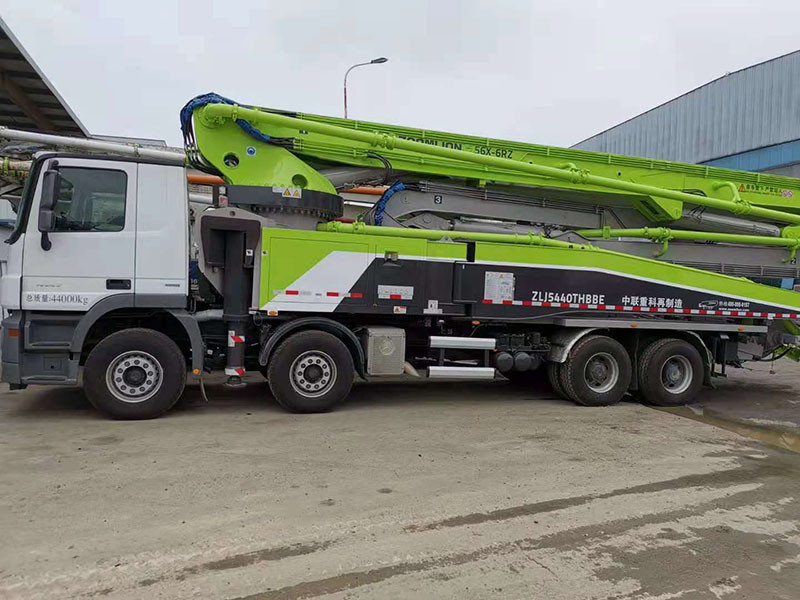 Used Concrete Pumps Zoomlion 56m Auto Beton Pump With Remote Control Battery
