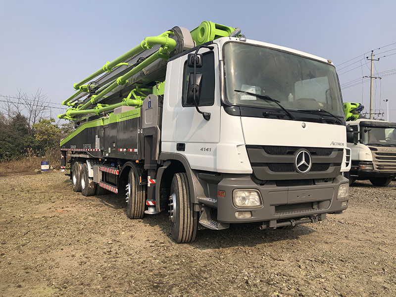 Used Concrete Pumps Zoomlion 56m Auto Beton Pump With Remote Control Battery