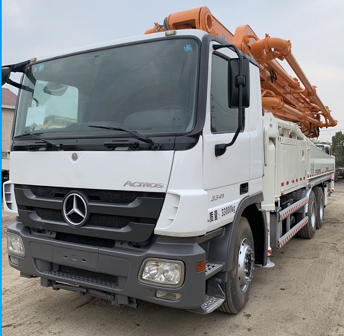 Truck Mounted Concrete Pump Truck Concrete Pump Zoomlion 49m Used Concrete Pump Truck