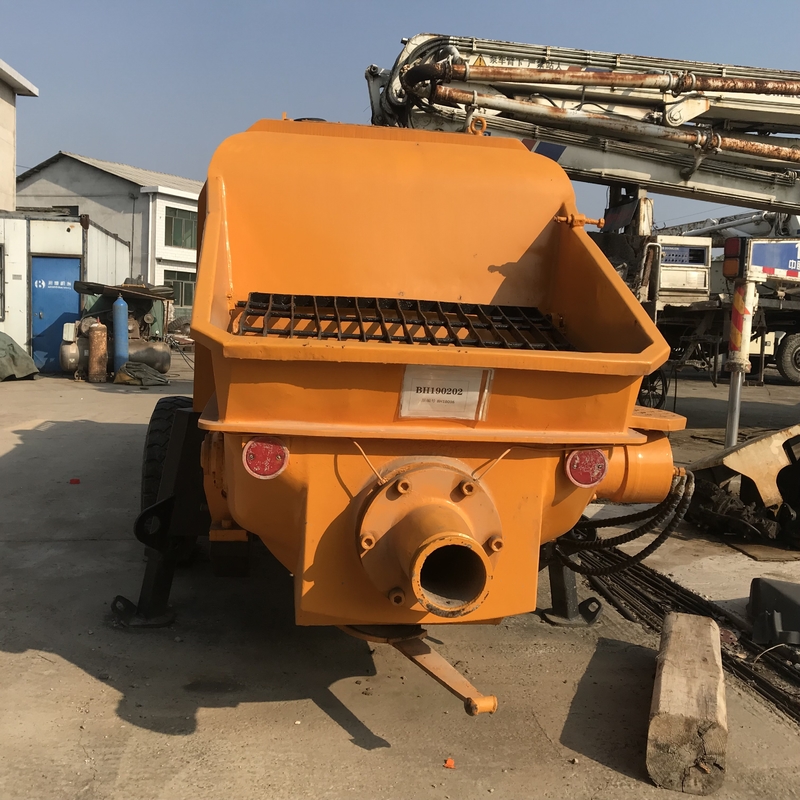 HBT60 200M Used Concrete Trailer Pump , Sany Boom Pump Renew Orange Color