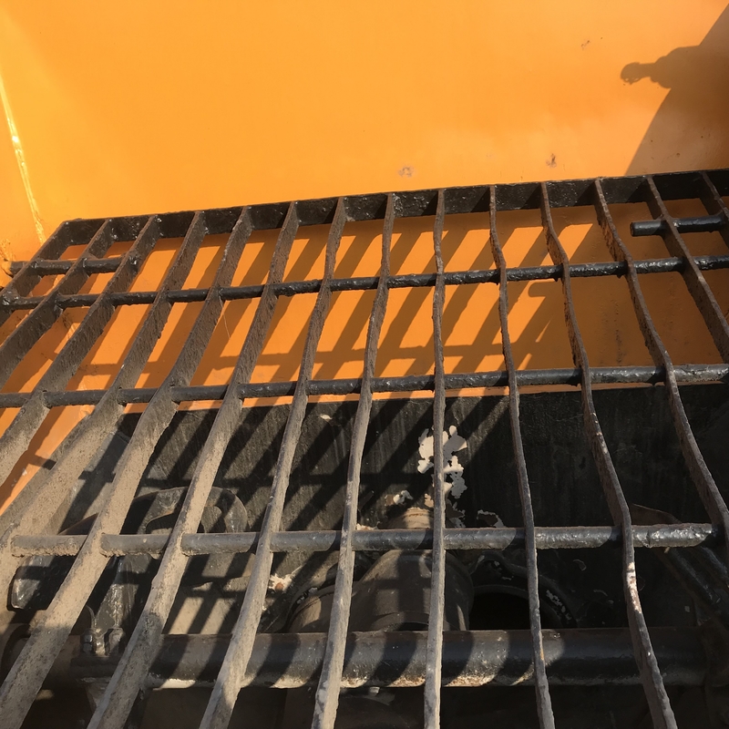 HBT60 200M Used Concrete Trailer Pump , Sany Boom Pump Renew Orange Color