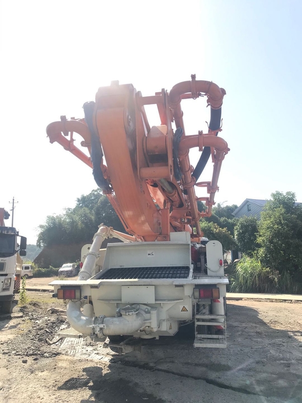 48m 160m3/H Cement Pump Truck Wide Work Range For Concret Transmission