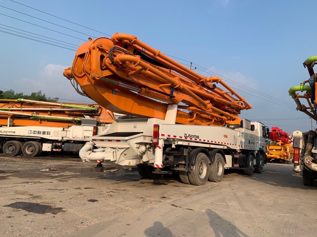 ISO90001 49m Refurbished Concrete Boom Truck White Color Actros Chassis