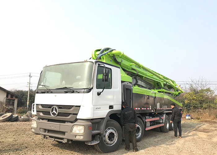300KW 56m Second Hand Pump Truck , Boom Pump Truck Strong Suction With 6 Arm