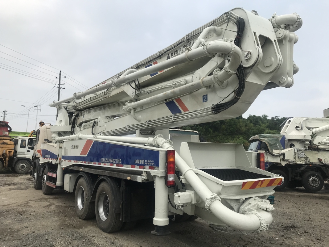 170m3/H 50m Boom Concrete Truck Heavy Duty With 6 Boom Section