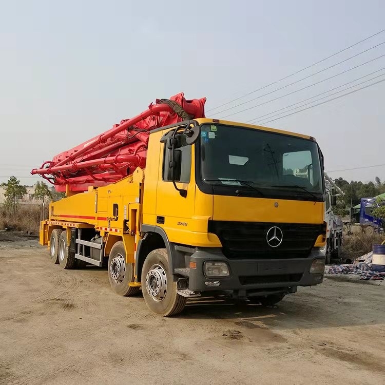 140M3/H Concrete Boom Truck