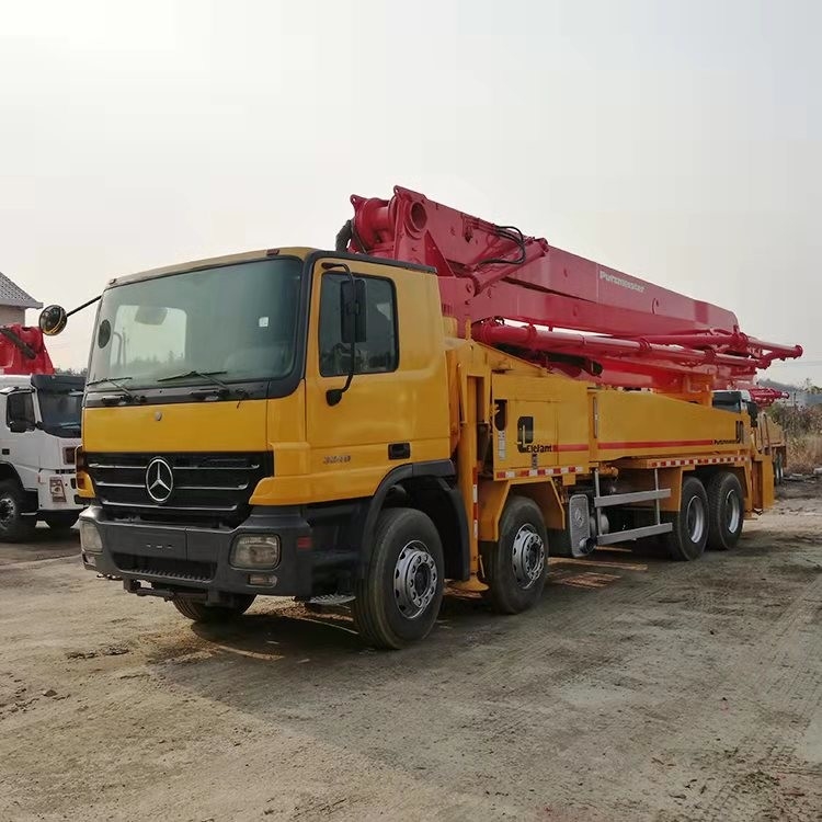 Refurbished 140m3/H 600L Barrel Concrete Boom Pump Truck Orange Four Axle