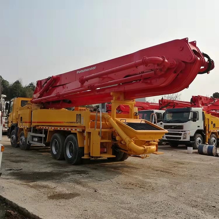 Refurbished 140m3/H 600L Barrel Concrete Boom Pump Truck Orange Four Axle