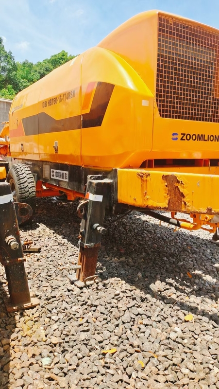 60m3/H 180m 174kw Trailer Concrete Pump High Safety Easy To Clean Yellow