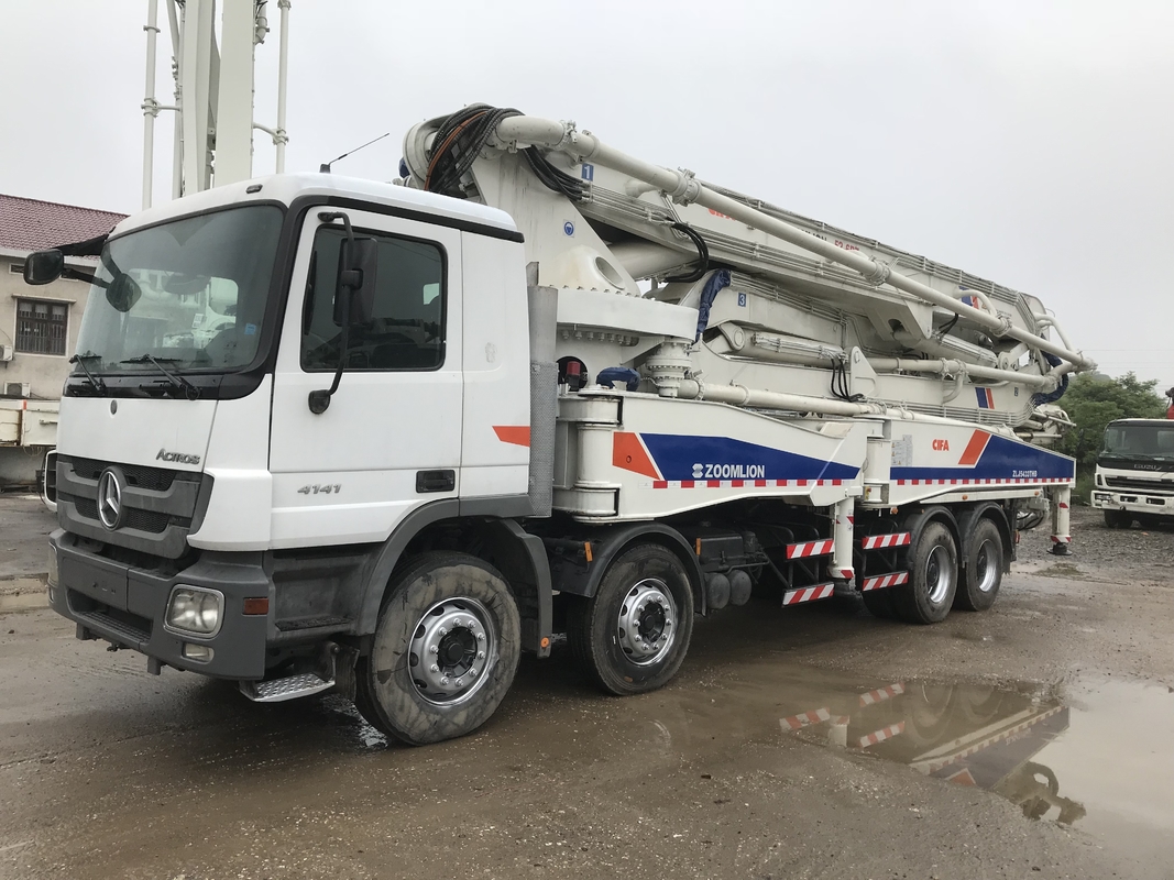 Zoomlion Mobile Concrete Pump , 52m Concrete Pump 300KW Second Hand