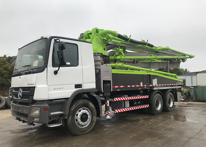 Zoomlion Cement Crane Truck , Concrete Pumping Truck 38 Meter High Strength