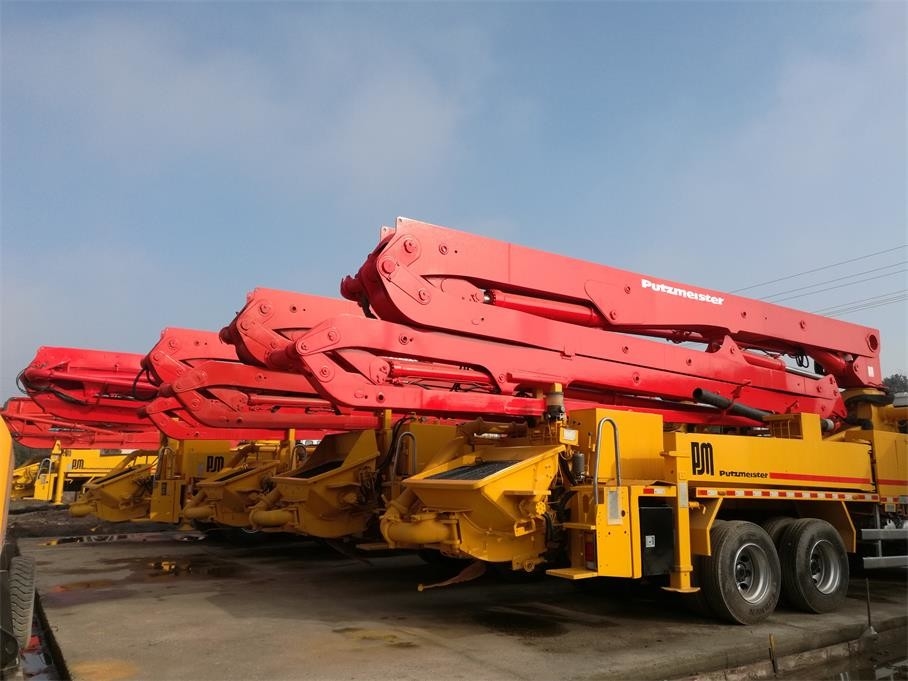 265KW 34 Meters Used Cement Truck Good Condition Three Axle