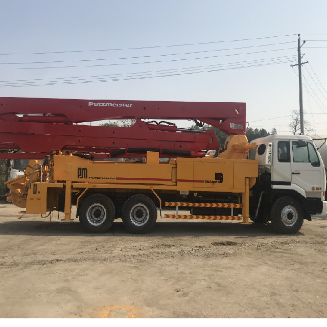 38m 140m3/H Used Truck Concrete Pump , Putzmeister Boom Pump High Efficiency