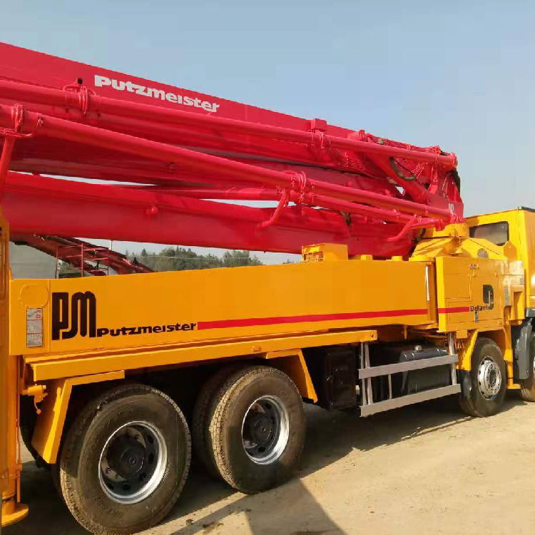 42 Meter Putzmeister Beton Pump Used Truck Mounted Red Color
