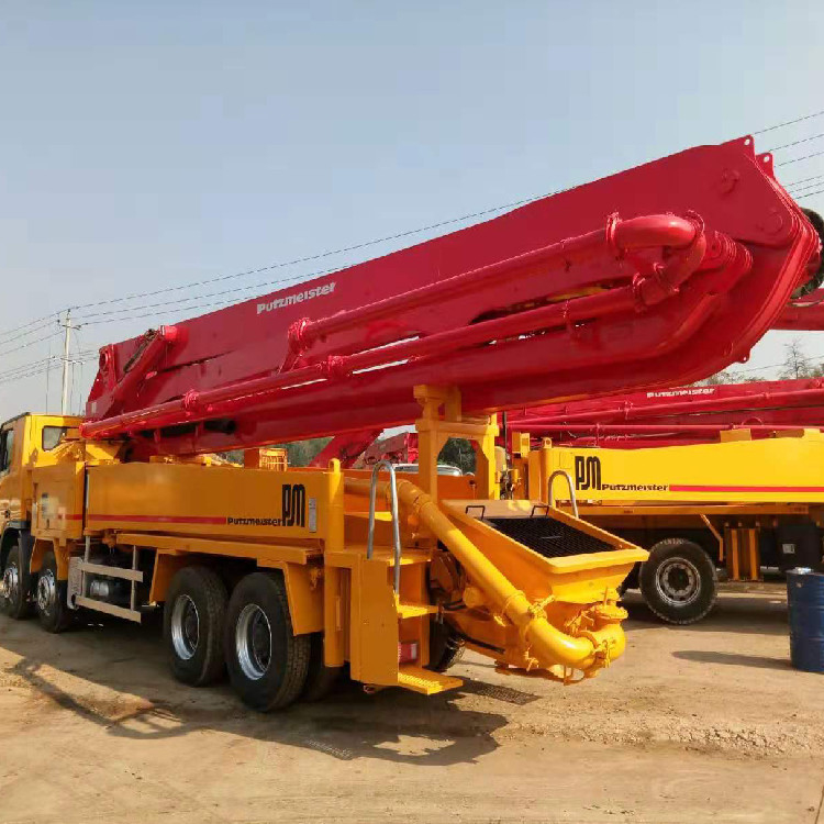 42 Meter Putzmeister Beton Pump Used Truck Mounted Red Color
