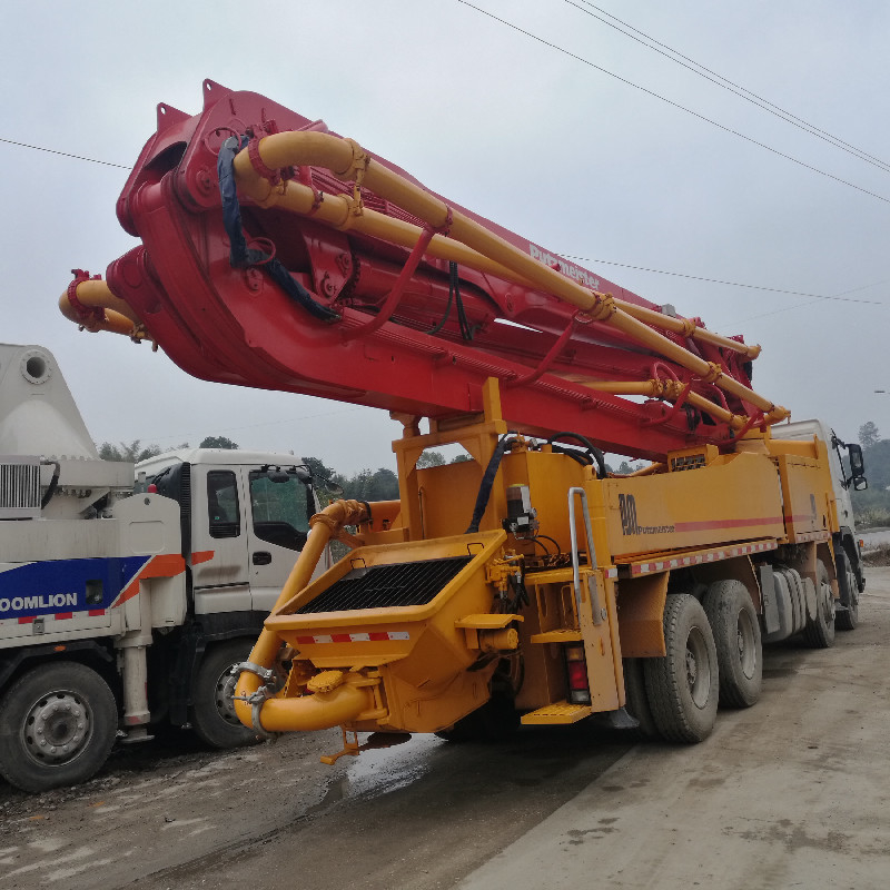 140m3/H Diesel Engine Used Truck Concrete Pump , 42m Concrete Pump With Volvo Chassis