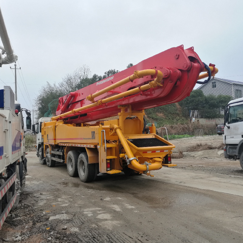 140m3/H Diesel Engine Used Truck Concrete Pump , 42m Concrete Pump With Volvo Chassis