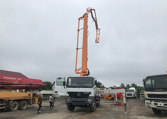 290KW 37m Concrete Truck With Pump Zoomlion Long Arm High Safety 120m3/H