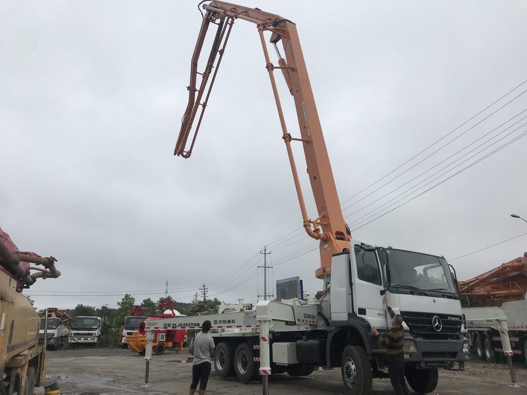 290KW 37m Concrete Truck With Pump Zoomlion Long Arm High Safety 120m3/H