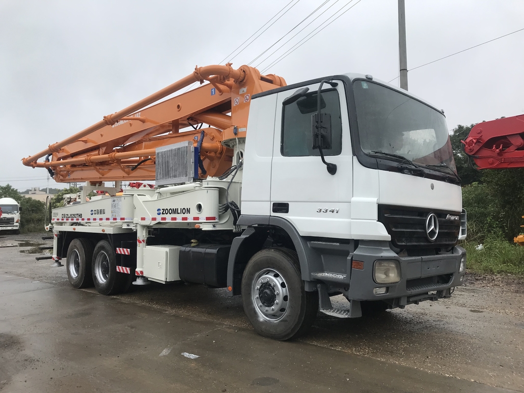 290KW 37m Concrete Truck With Pump Zoomlion Long Arm High Safety 120m3/H