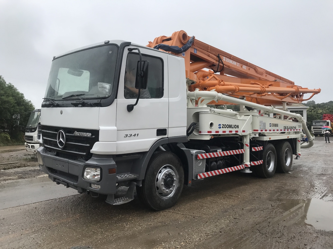 290KW 37m Concrete Truck With Pump Zoomlion Long Arm High Safety 120m3/H