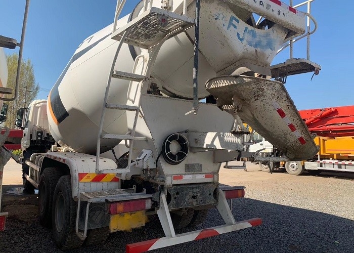 12CBM Used Concrete Mixer Truck