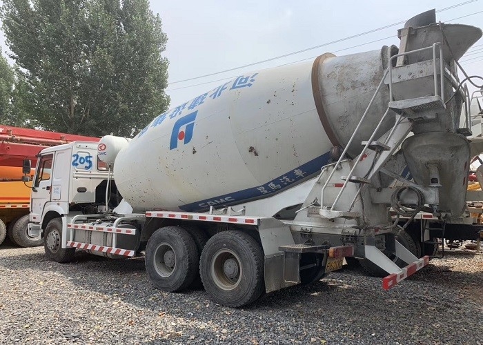 12m3 Used Cement Mixer Truck SINOTRUCK 6x4 Chassis Customized Color
