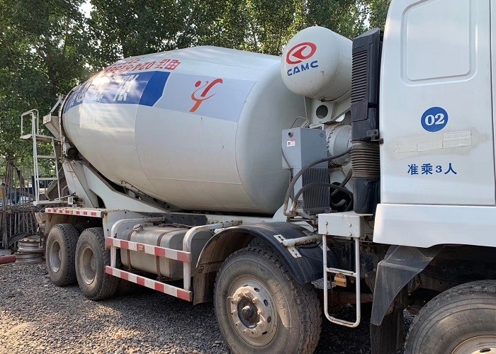 16m3 Capacity Used Cement Delivery Truck CAMC 8*4 Chassis White Color
