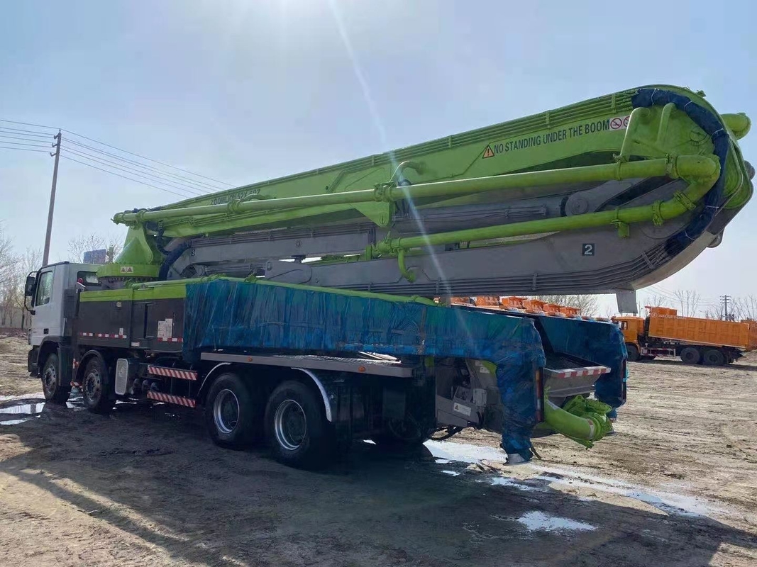 180CBM 52 Meter Concrete Pump Mercedes BENZ Truck Mounted Heavy Duty