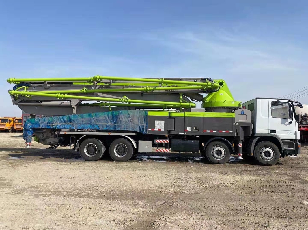 180CBM 52 Meter Concrete Pump Mercedes BENZ Truck Mounted Heavy Duty