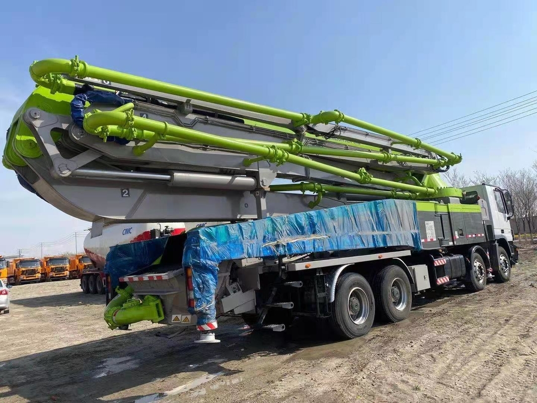 180CBM 52 Meter Concrete Pump Mercedes BENZ Truck Mounted Heavy Duty