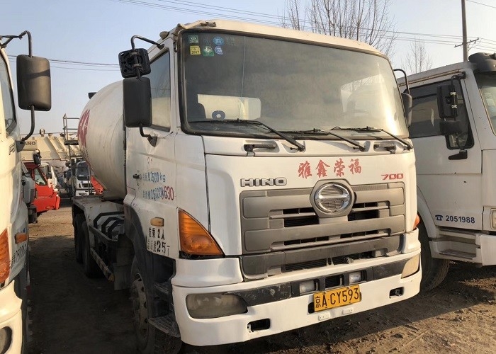 High Stability 9M3 Used Concrete Mixer Truck 259KW With 4 Wheel Drive