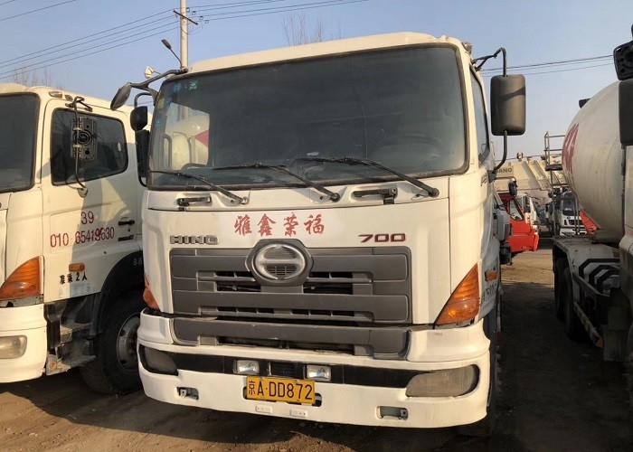 High Stability 9M3 Used Concrete Mixer Truck 259KW With 4 Wheel Drive