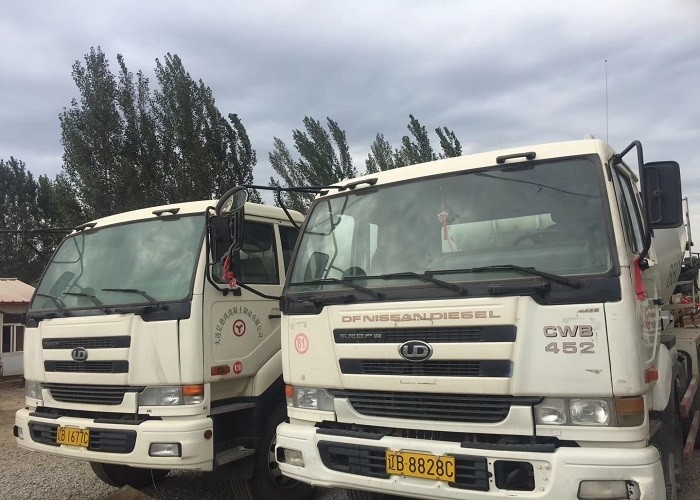 10CBM Used Transit Mixer , Used Nissan UD Trucks High Operating Efficiency