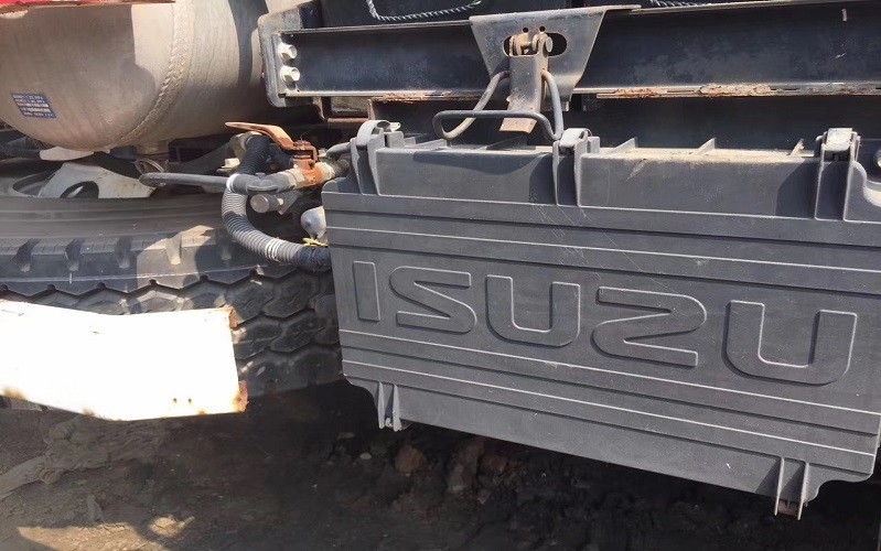 265KW 8CBM Used Concrete Mixer Truck , ISUZU 6x4 Truck CXZ51L Durable